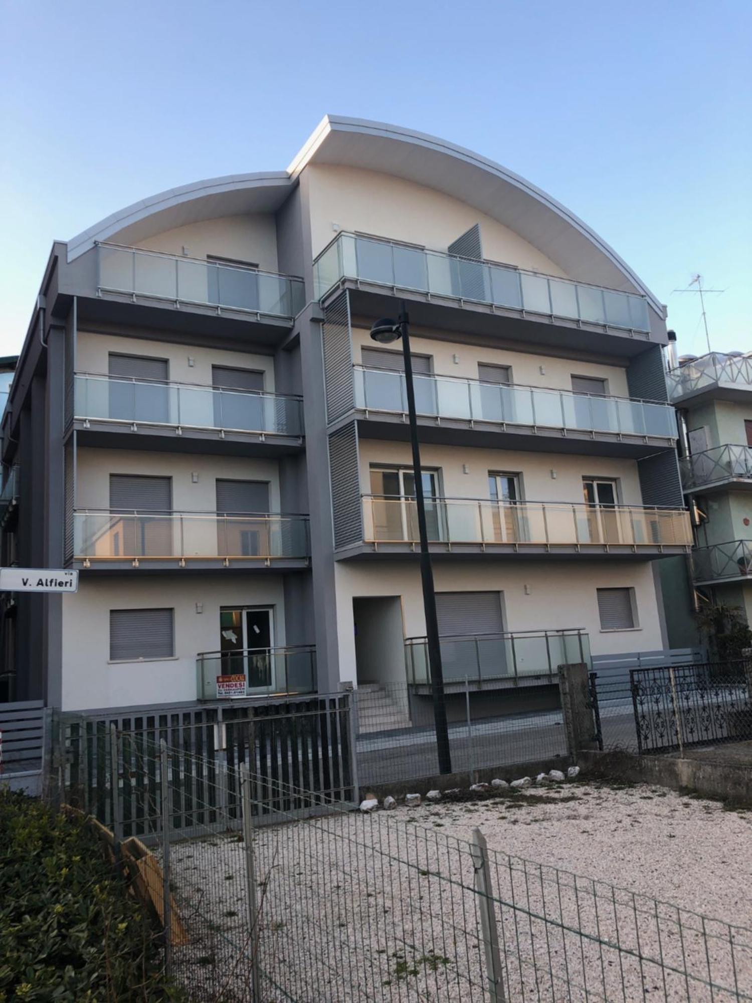 New Alfieri - Agenzia Cocal Apartment Каорле Екстериор снимка